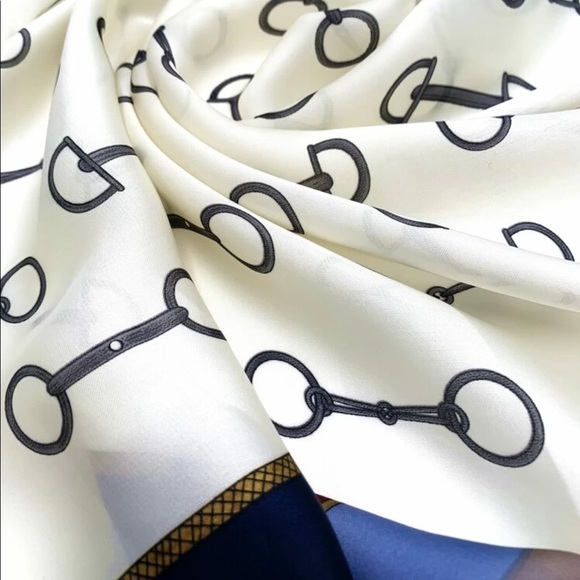 Silky Bandanna scarf - Picture 3 of 3